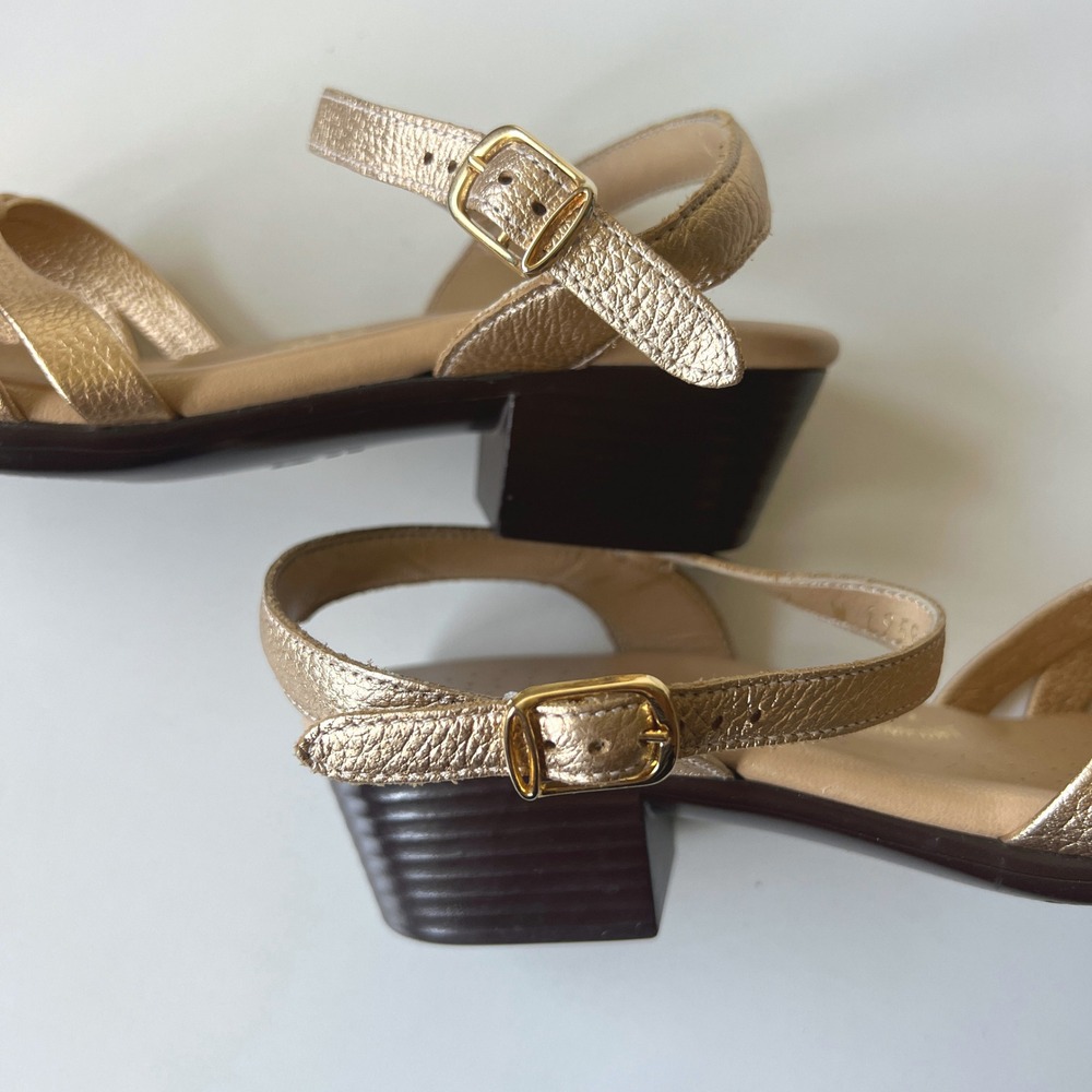 SAS Gold Metallic Leather Comfort Sandals Low Heel Women's Size 7W - Picture 8 of 10
